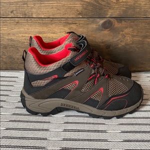 NEW Merrell black/red/brown boys hiking shoes